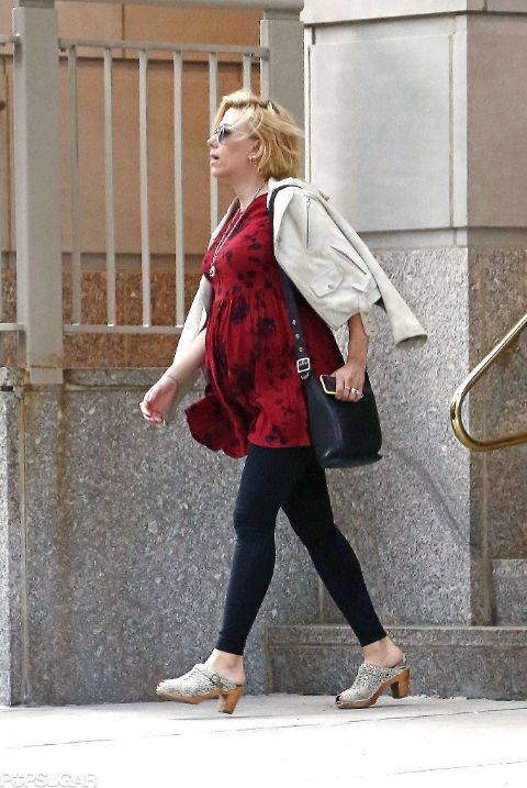 Scarlett Johansson outdoor while pregnant with the first baby.